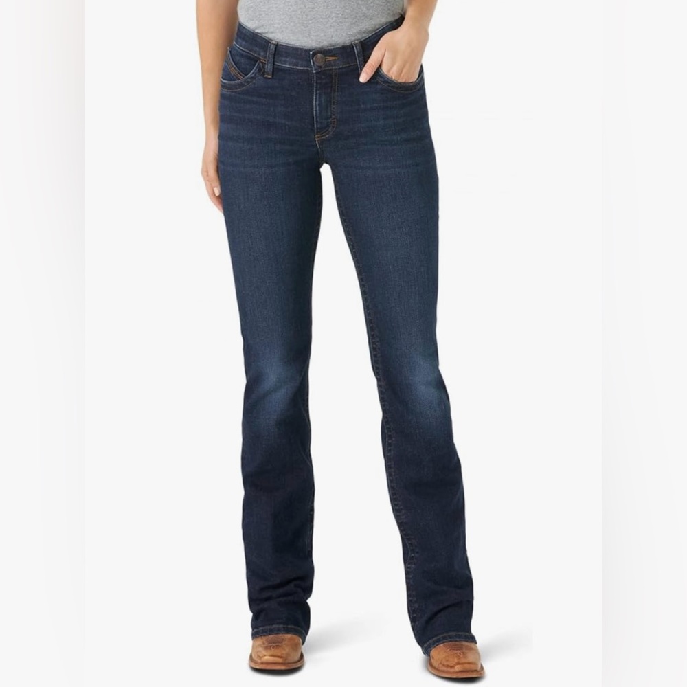 NWOT Wrangler flare jeans